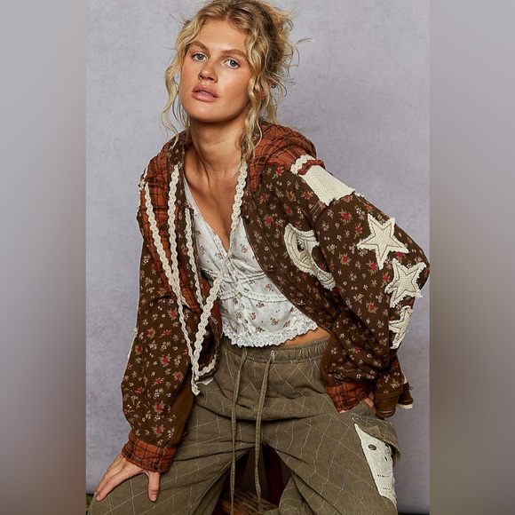 🌺LAST ONE🌺 POL Brown Star & Peace Patch Floral mix Hoodie Jacket Relaxed Fit - Picture 2 of 9